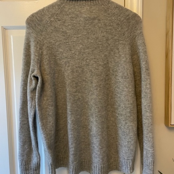 J. Crew Turtleneck Sweater in Supersoft Yarn Grey XS - Picture 9 of 10
